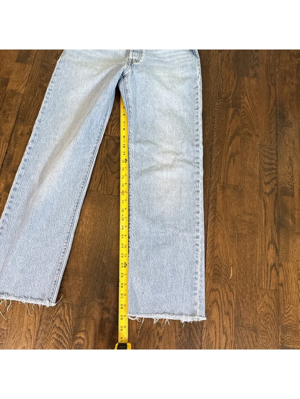 Levi’s 501 Women’s Jeans 26x29 90s Fit Light Wash Raw Hem Button Fly EUC Denim